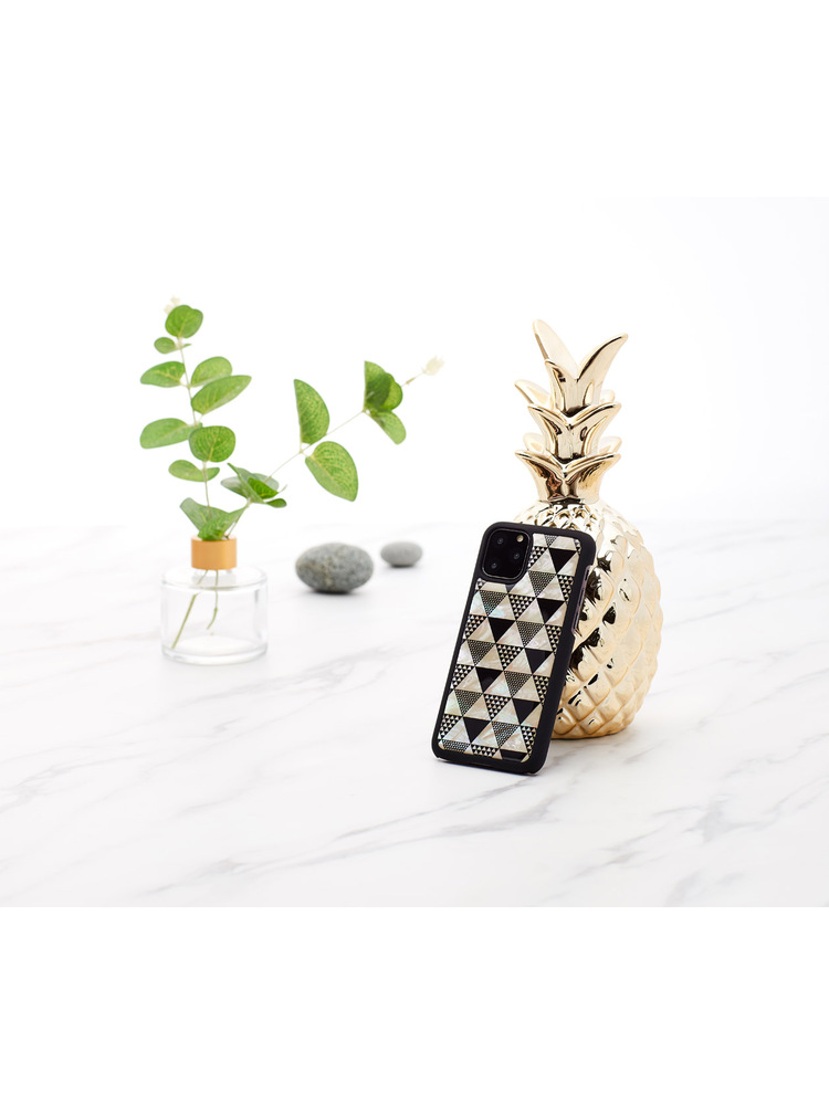 iKins SmartPhone case iPhone 11 Pro pyramid black